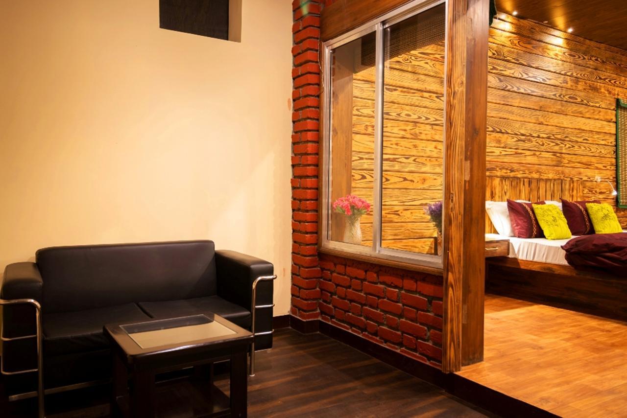 Nirvana Lodge And Lounge Mussoorie Eksteriør billede